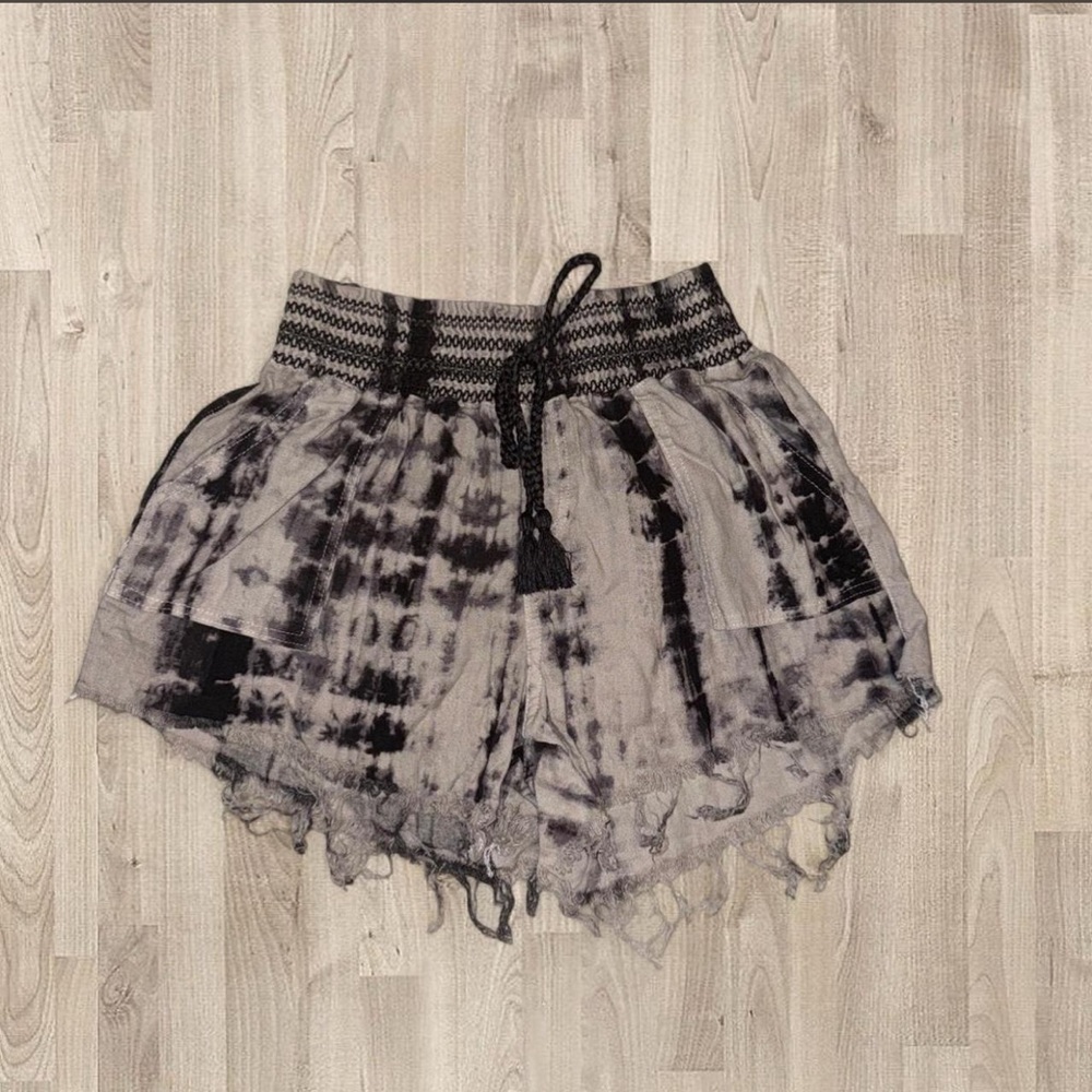 Tie-Dye Raw Hem Women's Flowy Shorts